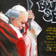 Graffiti con Juan Pablo II. Wikimedia Commons